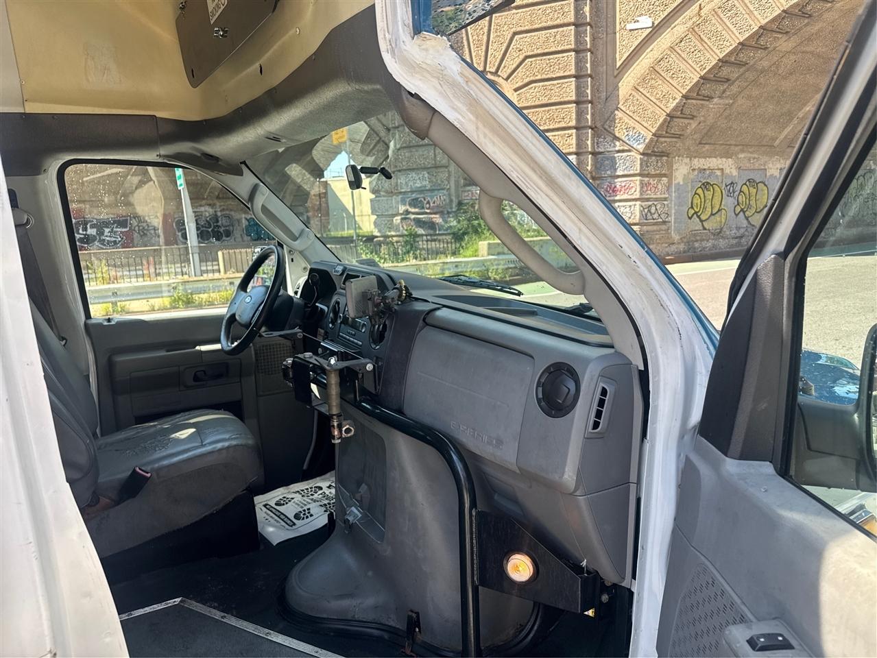 Ford E350  2012
