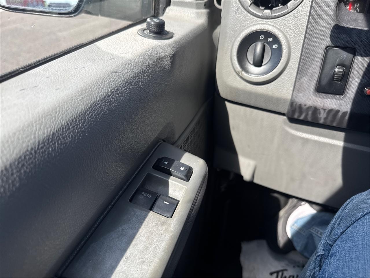 Ford E350  2012