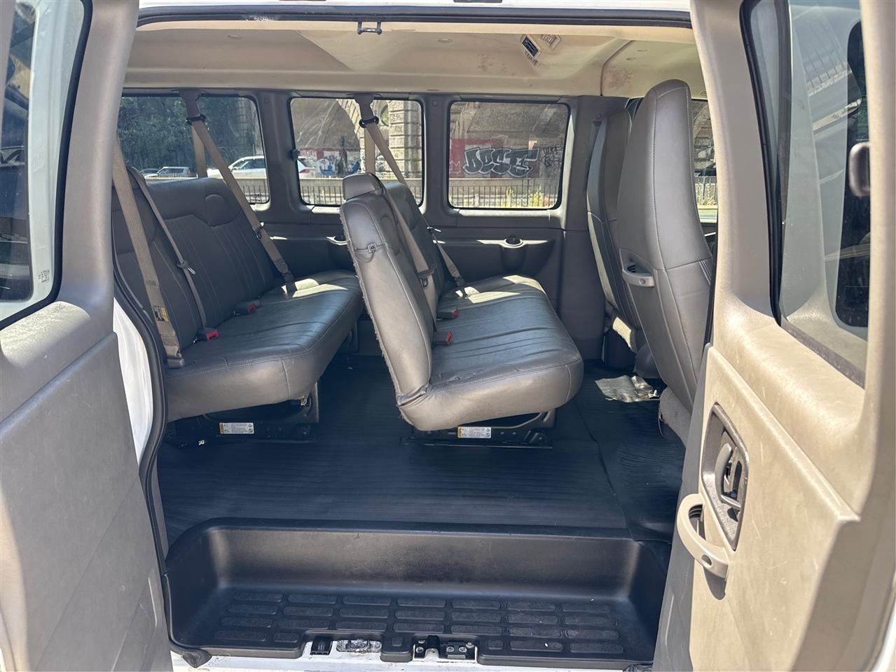 GMC Savana Passenger RWD 2500 135" LS 2016