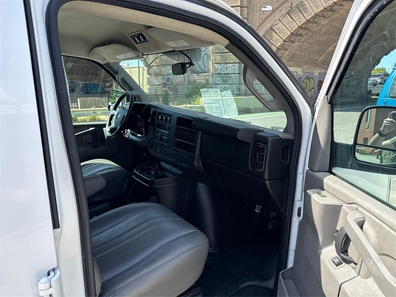 GMC Savana Passenger RWD 2500 135" LS 2016
