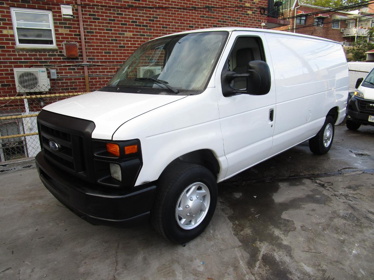Ford Econoline Cargo Van E-150 Commercial 2012