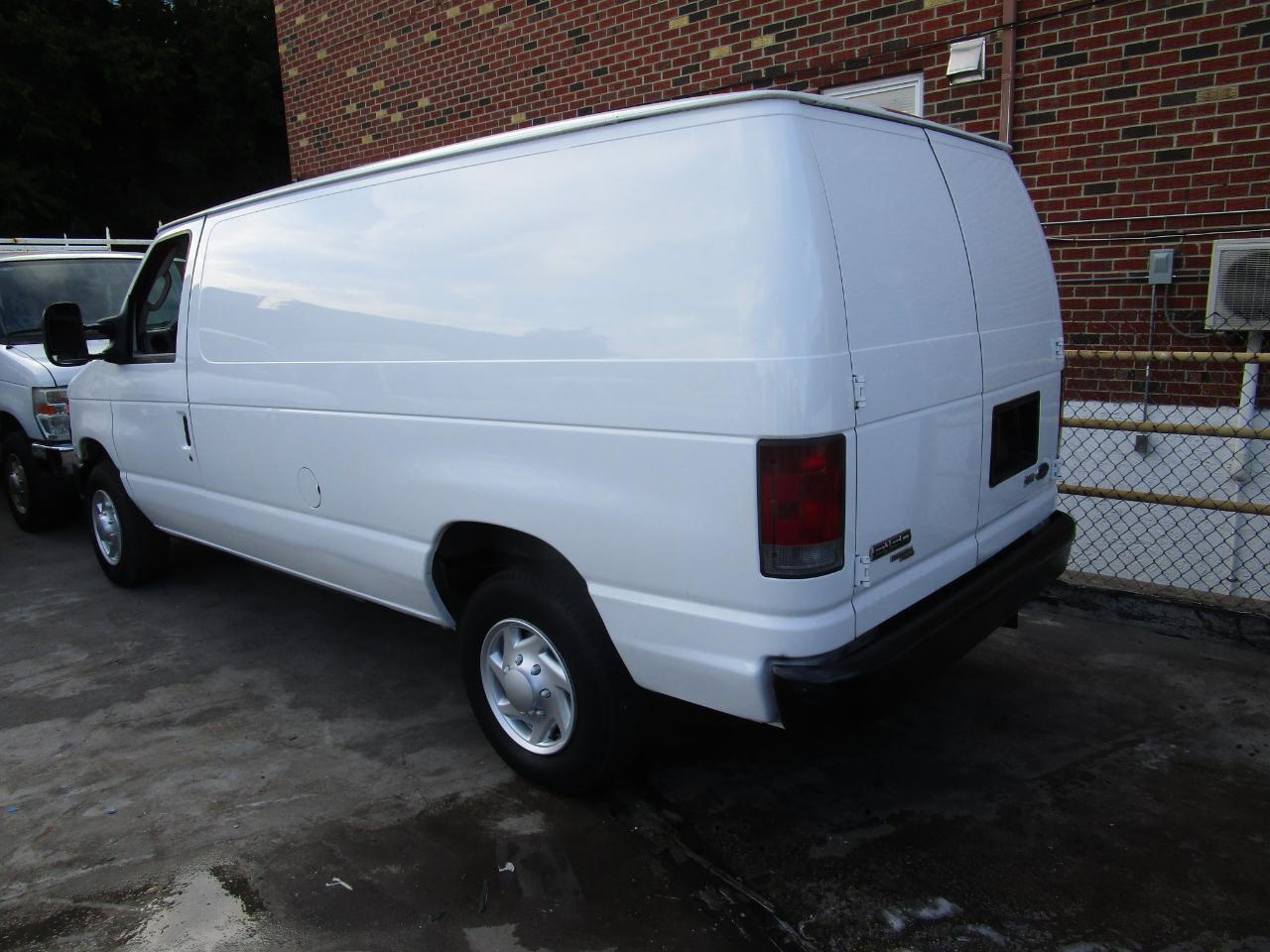 Ford Econoline Cargo Van E-150 Commercial 2012