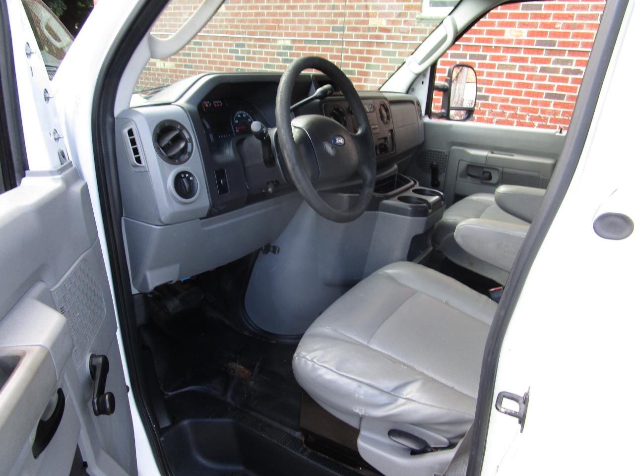 Ford Econoline Cargo Van E-150 Commercial 2012