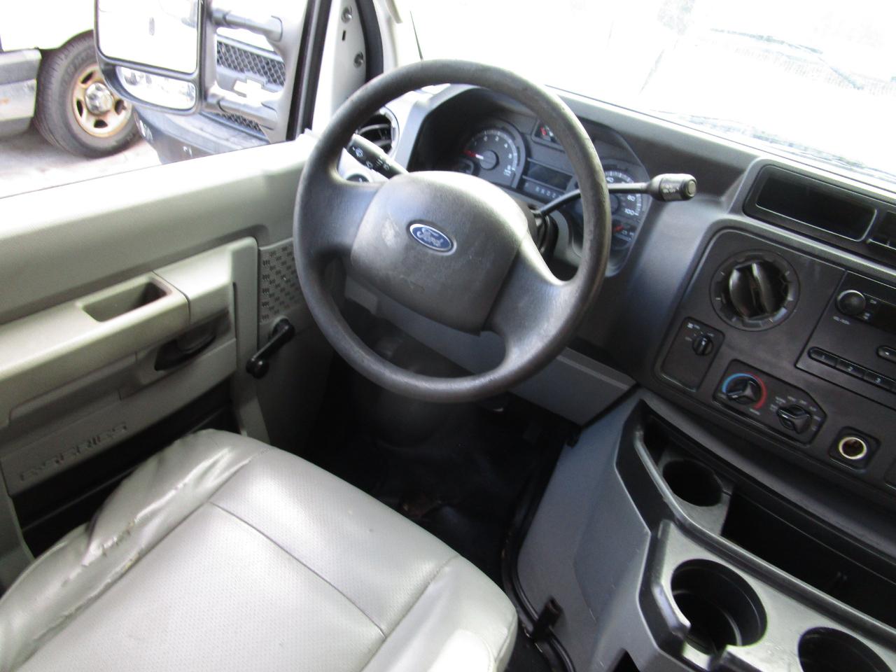 Ford Econoline Cargo Van E-150 Commercial 2012