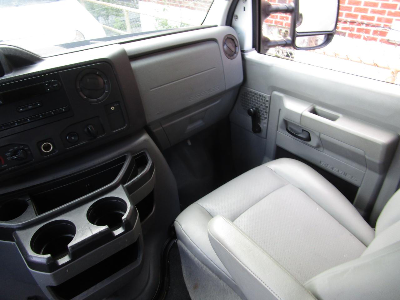 Ford Econoline Cargo Van E-150 Commercial 2012