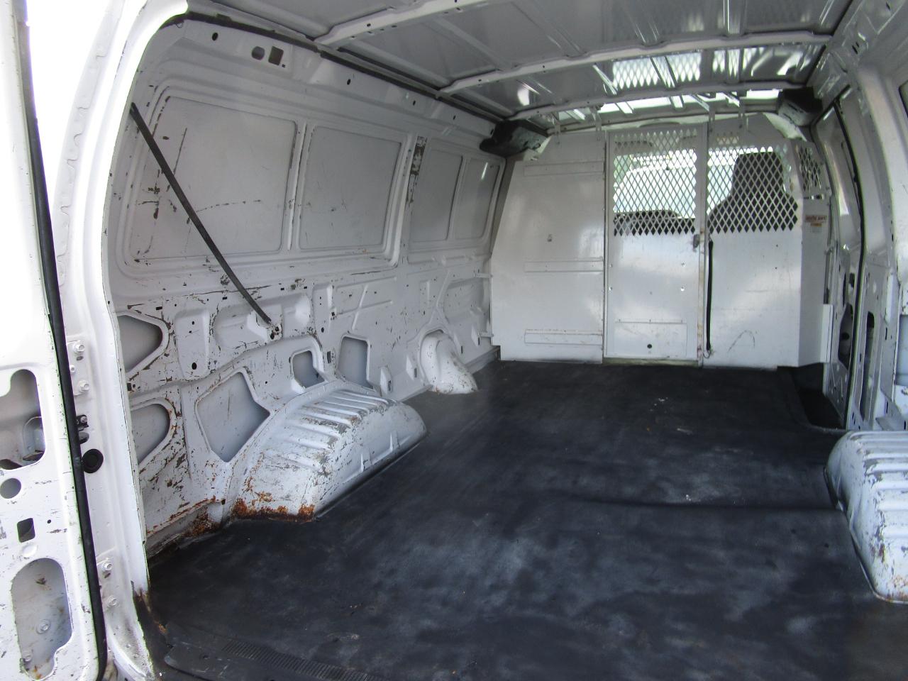 Ford Econoline Cargo Van E-150 Commercial 2012