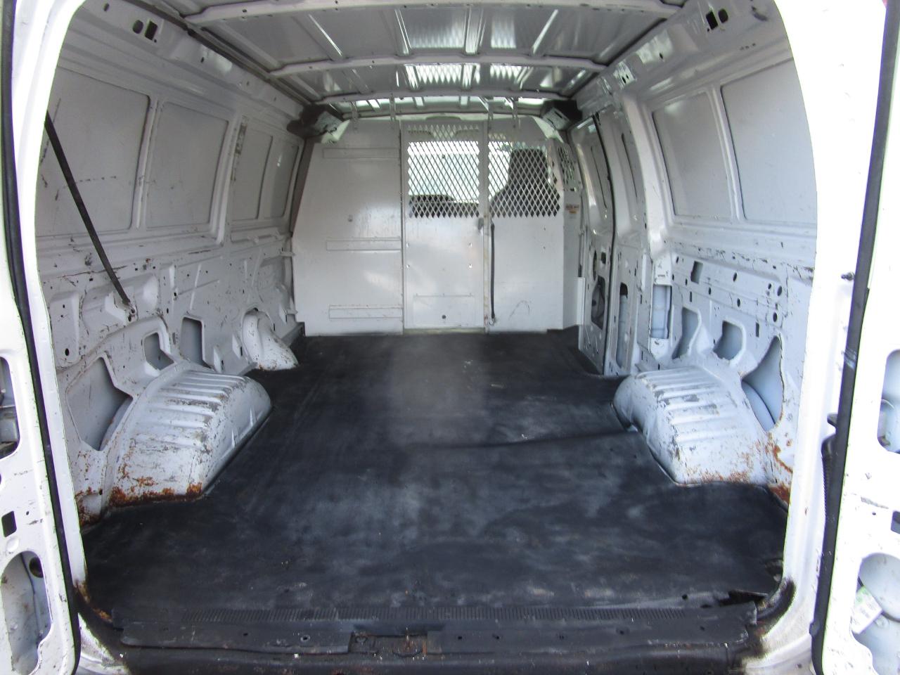 Ford Econoline Cargo Van E-150 Commercial 2012