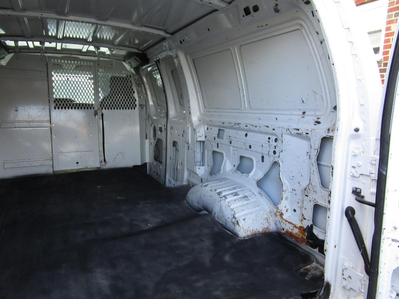 Ford Econoline Cargo Van E-150 Commercial 2012