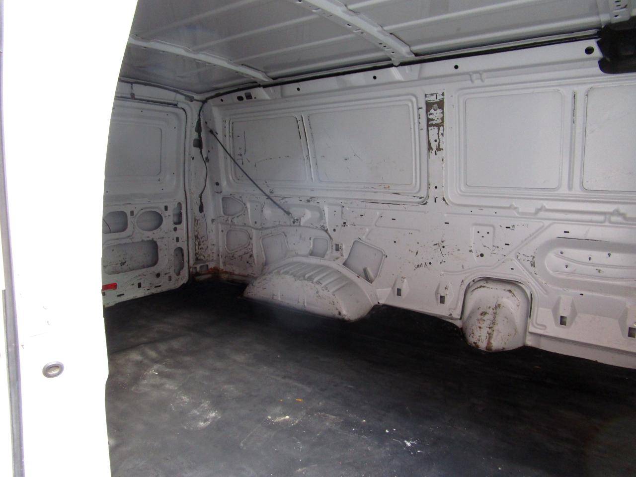 Ford Econoline Cargo Van E-150 Commercial 2012
