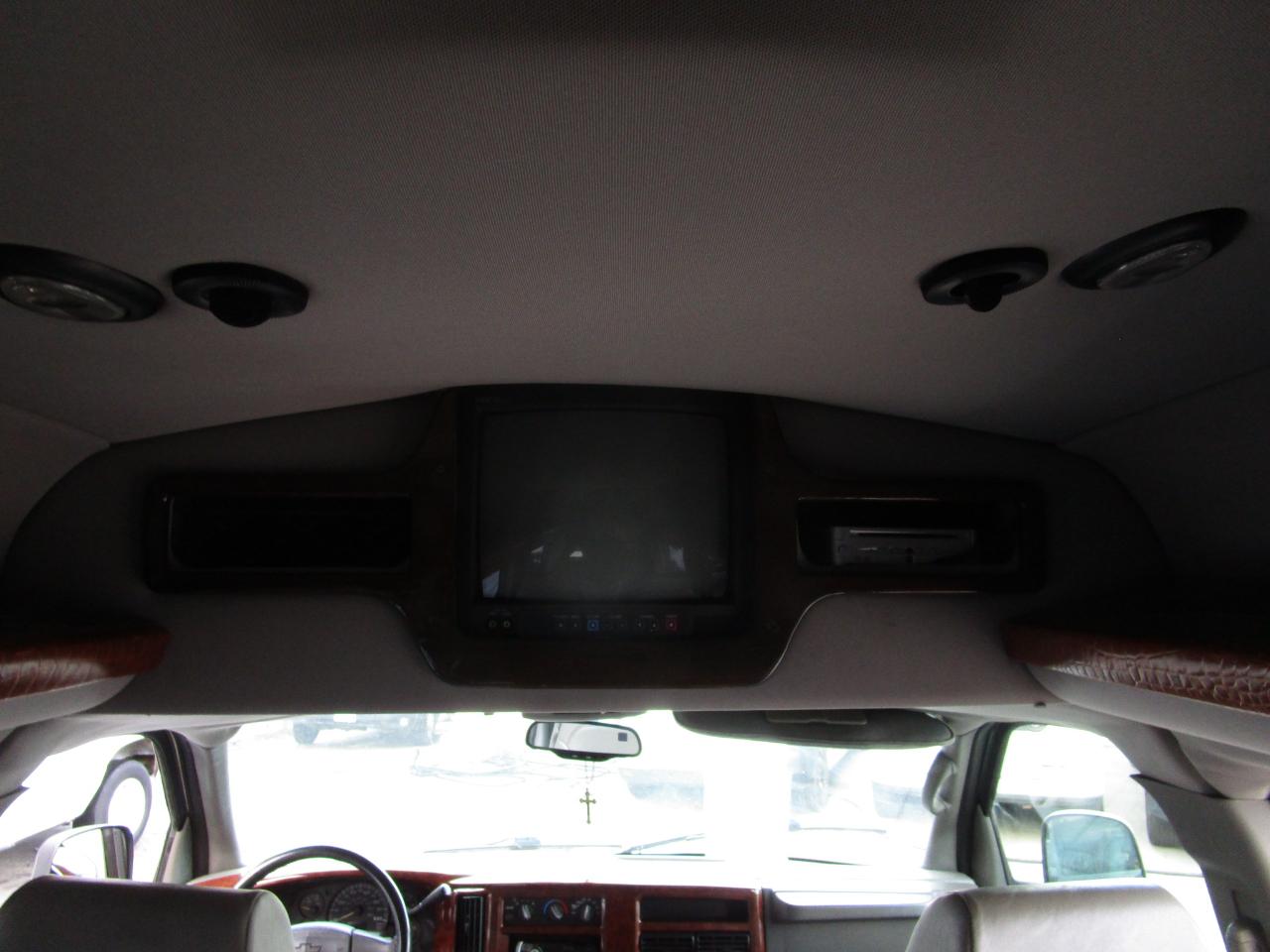 Chevrolet Express Passenger 1500 135" WB RWD 2004