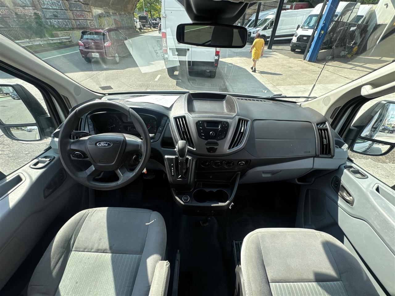 Ford Transit Wagon T-350 148" Med Roof XL Sliding RH Dr 2017
