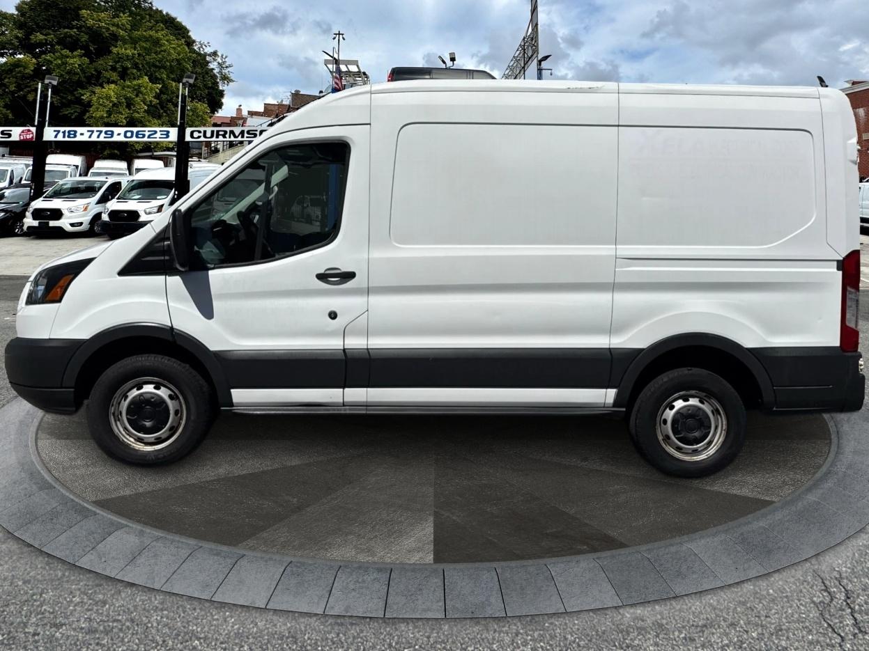 Ford Transit Cargo Van T-250 130" Med Rf 9000 GVWR Sliding RH Dr 2015