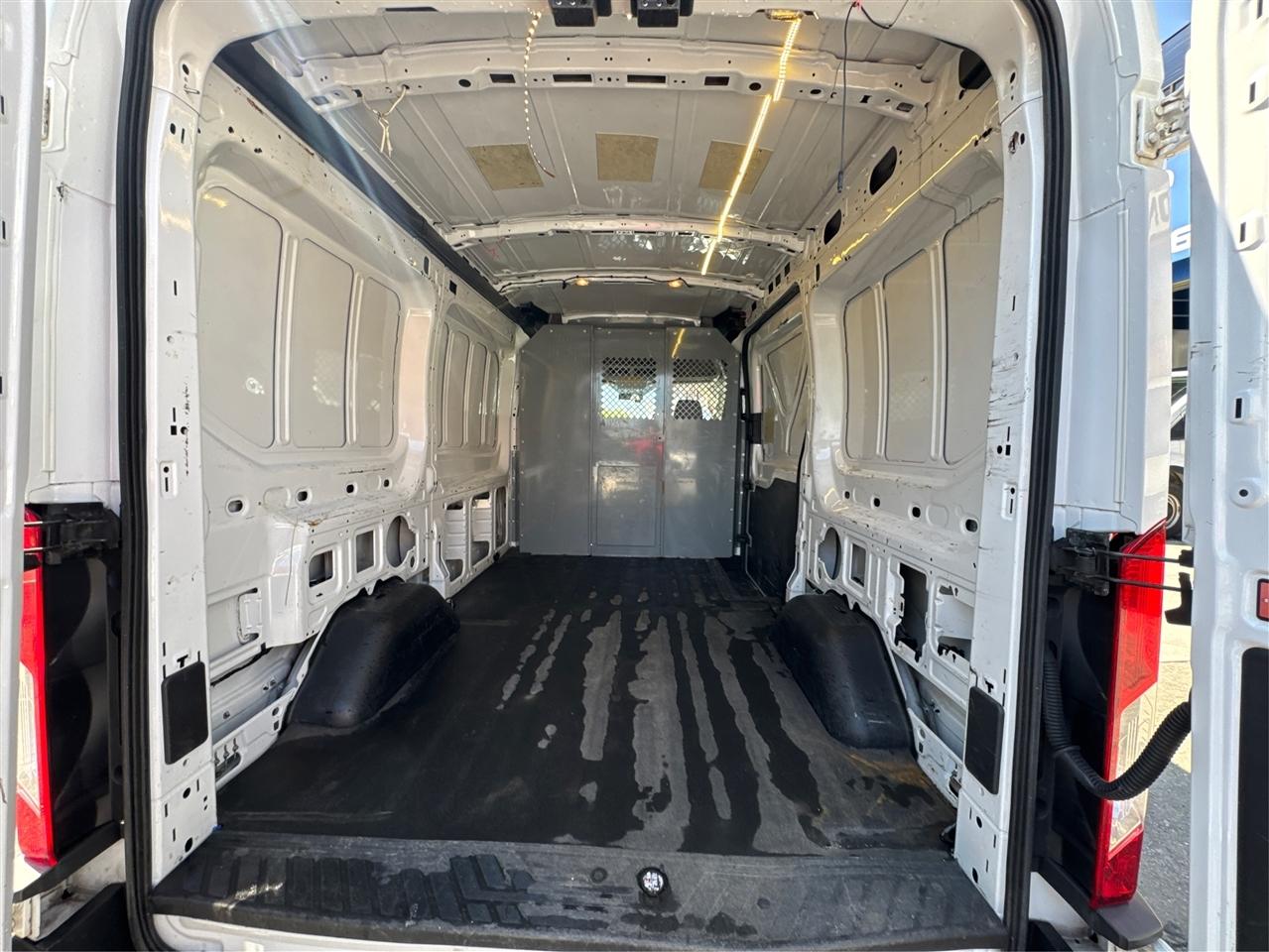 Ford Transit Cargo Van T-250 130" Med Rf 9000 GVWR Sliding RH Dr 2015