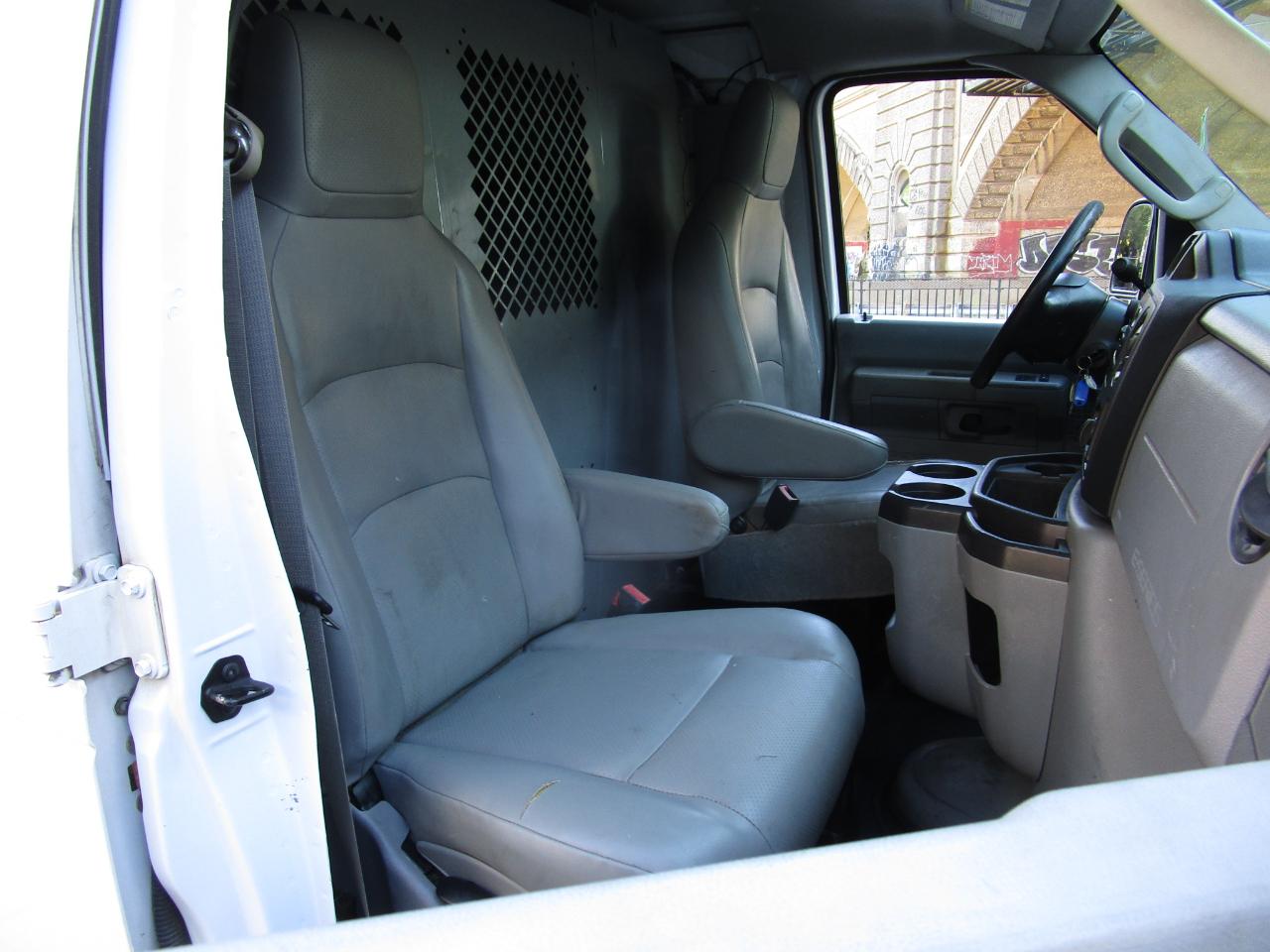 Ford Econoline Cargo Van E-350 Super Duty Ext Commercial 2013