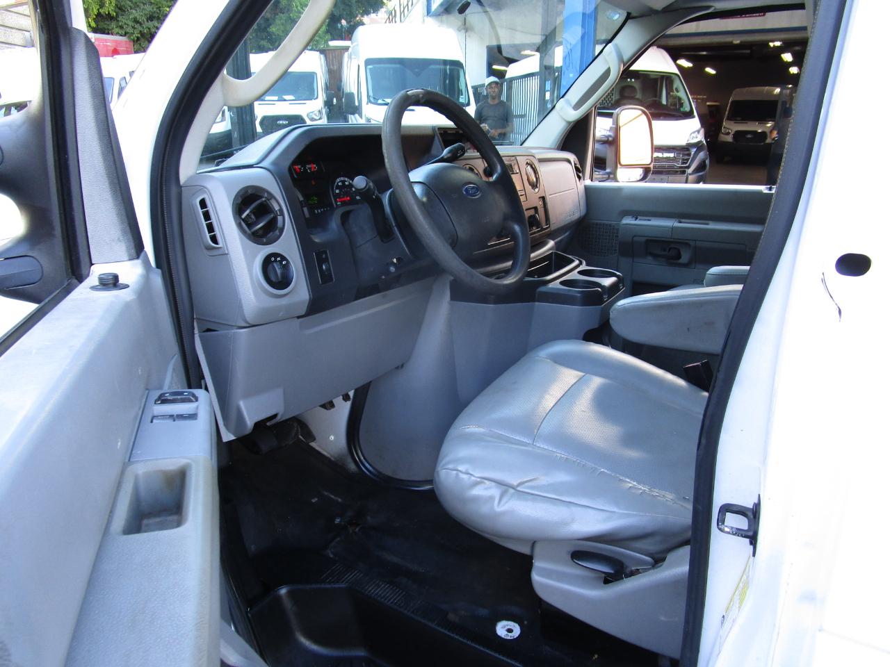 Ford Econoline Cargo Van E-350 Super Duty Ext Commercial 2013