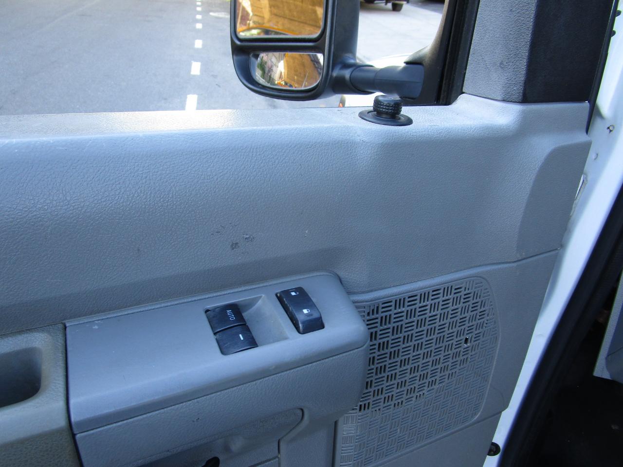 Ford Econoline Cargo Van E-350 Super Duty Ext Commercial 2013