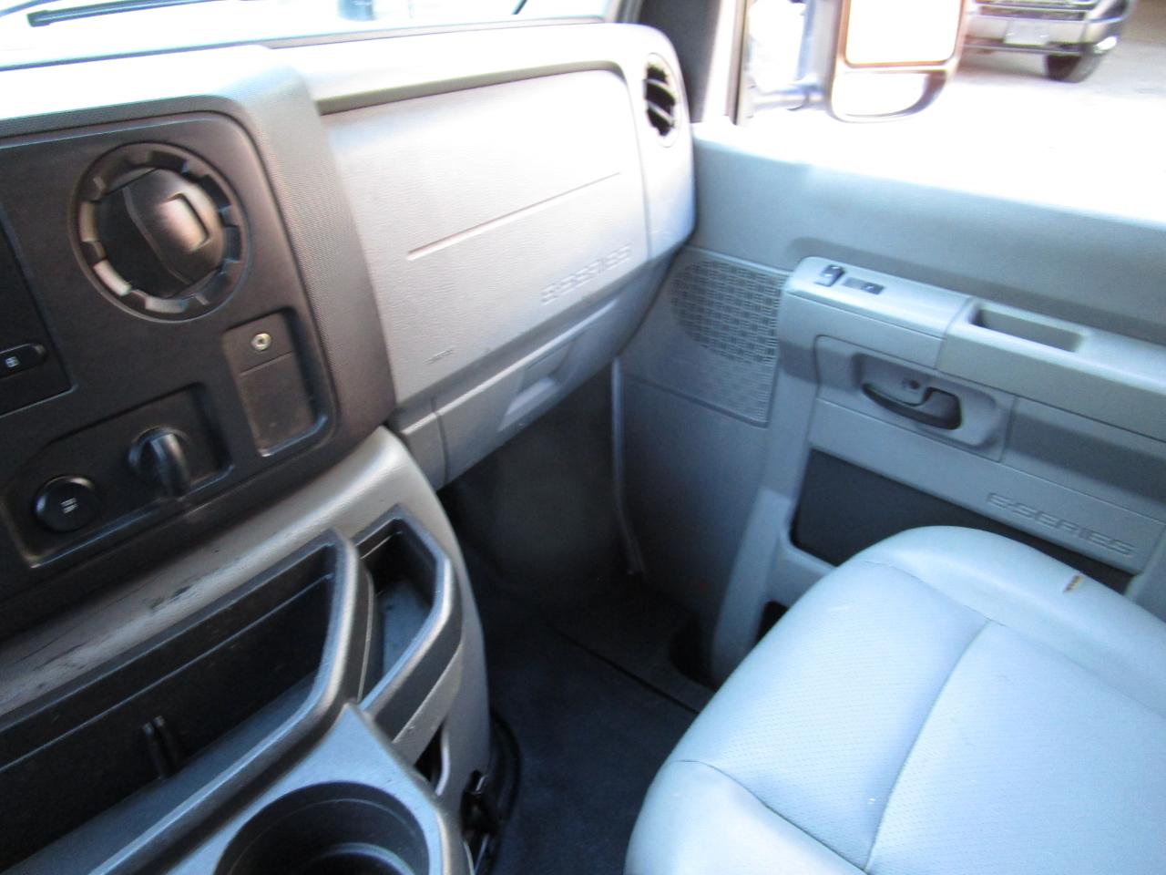 Ford Econoline Cargo Van E-350 Super Duty Ext Commercial 2013
