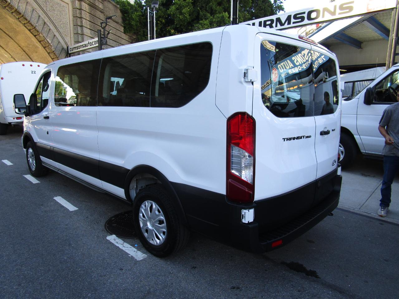 Ford Transit Passenger Wagon T-350 148" Low Roof XLT RWD 2026