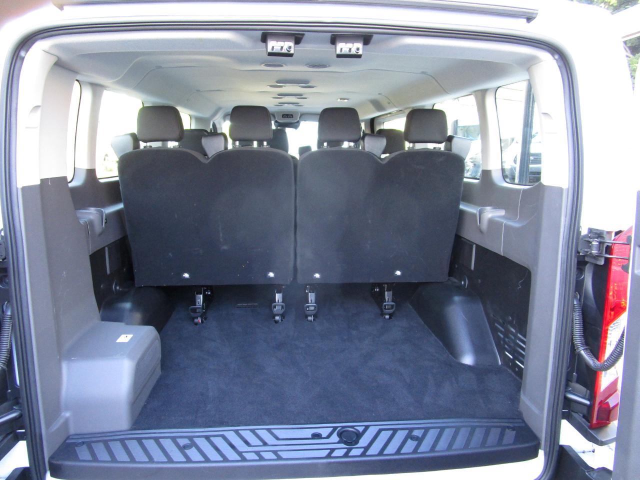Ford Transit Passenger Wagon T-350 148" Low Roof XLT RWD 2026