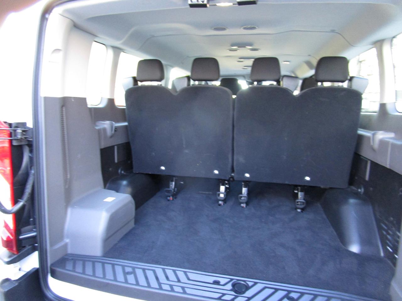 Ford Transit Passenger Wagon T-350 148" Low Roof XLT RWD 2026