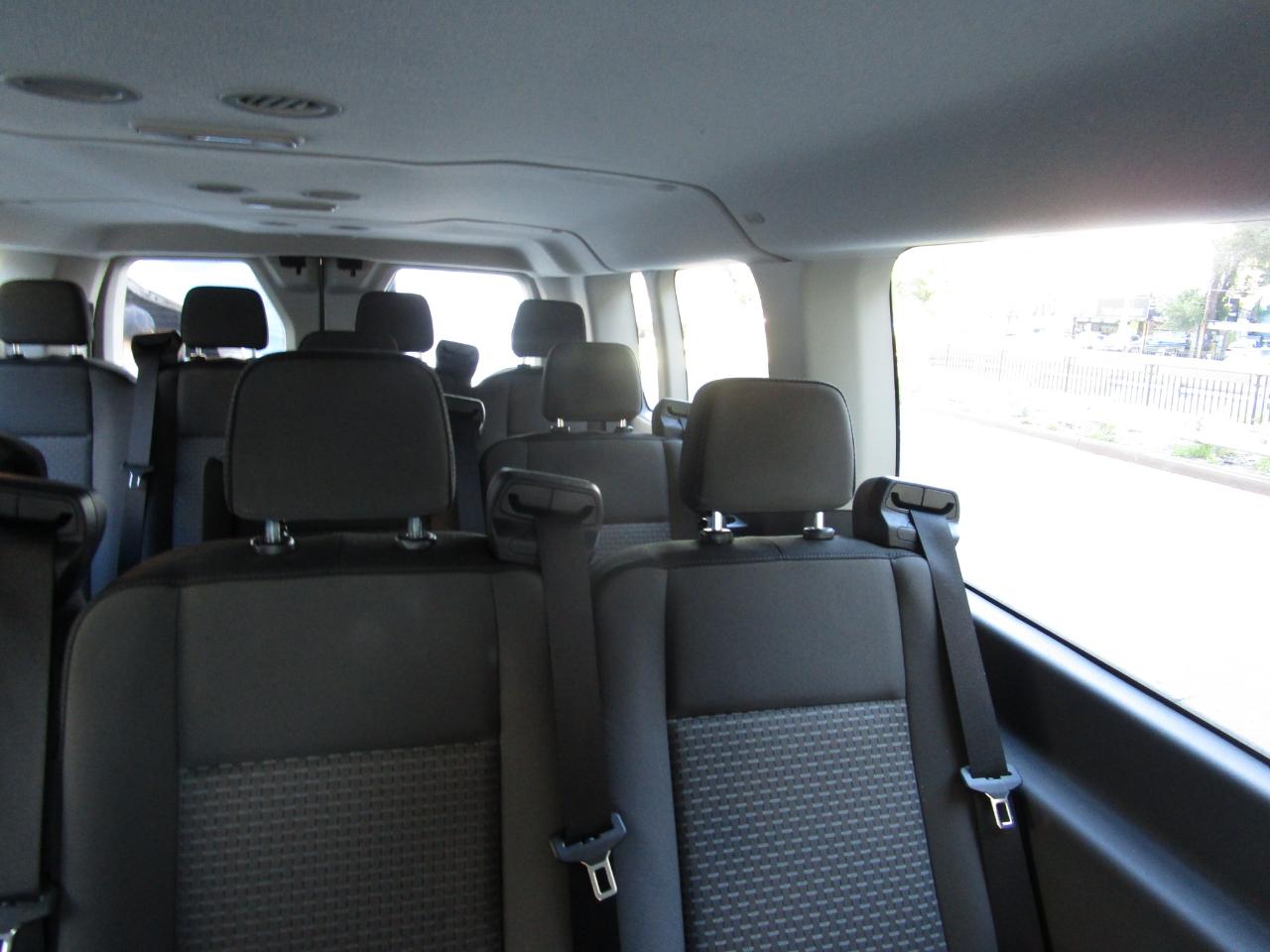 Ford Transit Passenger Wagon T-350 148" Low Roof XLT RWD 2026