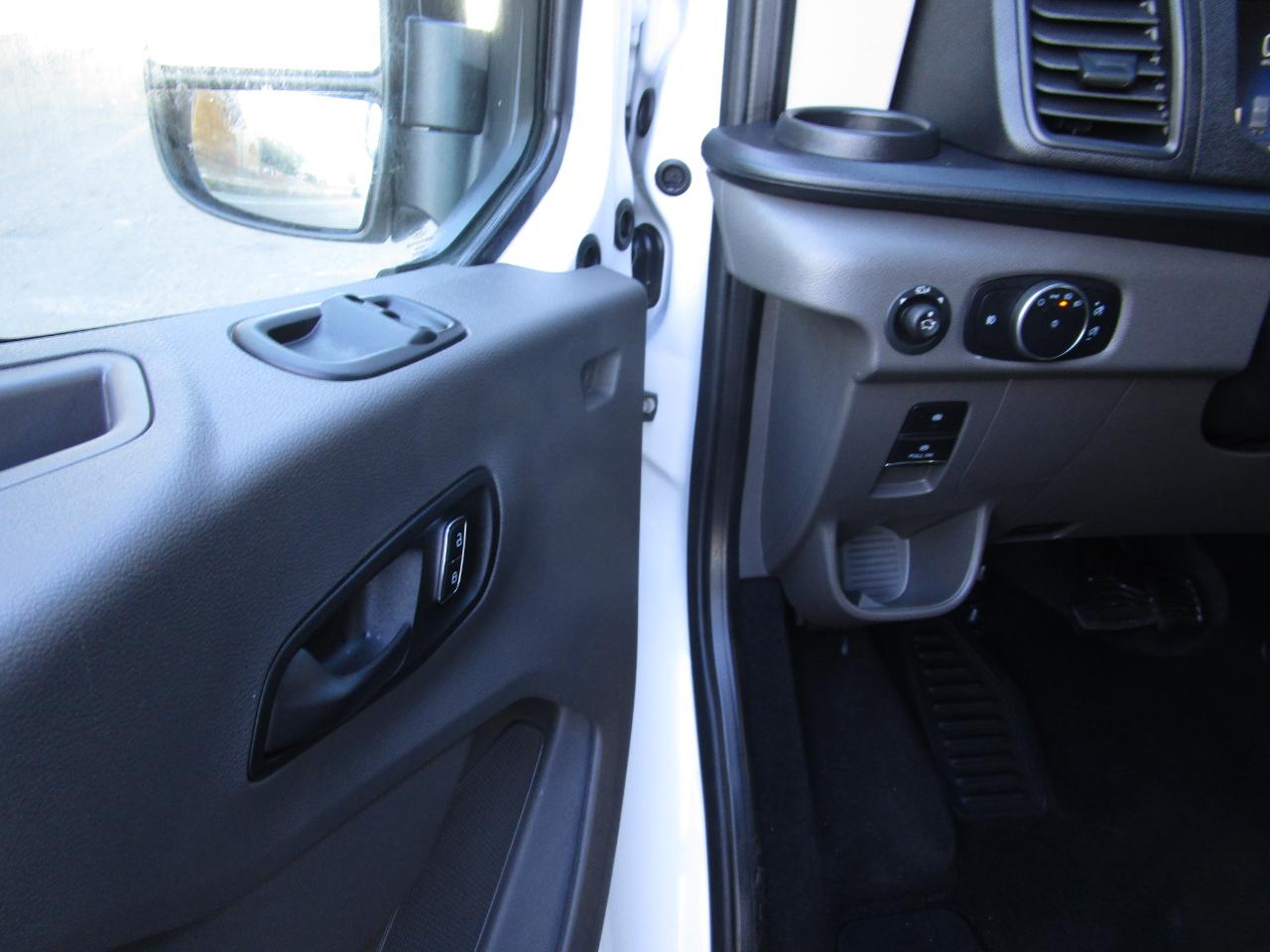 Ford Transit Passenger Wagon T-350 148" Low Roof XLT RWD 2026