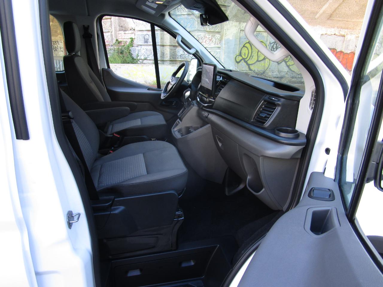 Ford Transit Passenger Wagon T-350 148" Low Roof XLT RWD 2026