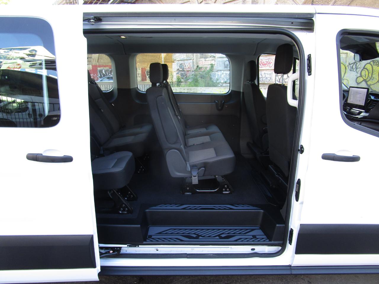 Ford Transit Passenger Wagon T-350 148" Low Roof XLT RWD 2026