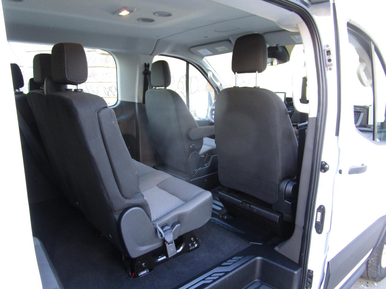 Ford Transit Passenger Wagon T-350 148" Low Roof XLT RWD 2026