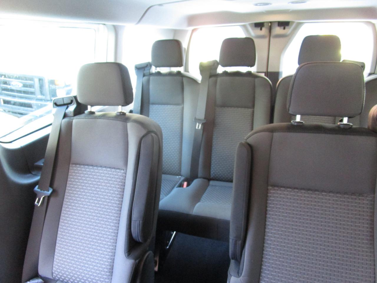 Ford Transit Passenger Wagon T-350 148" Low Roof XLT RWD 2026