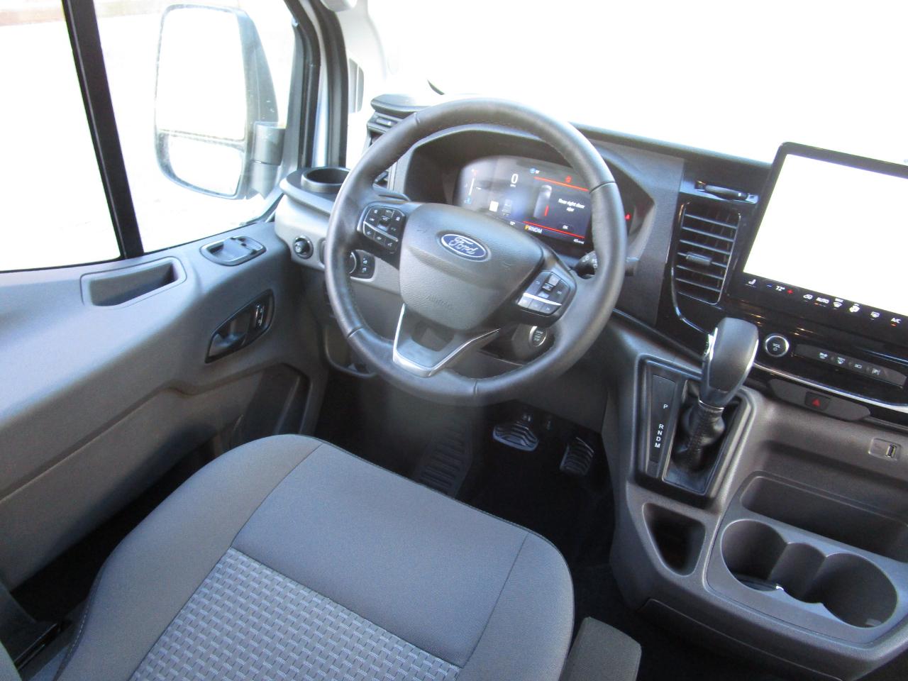 Ford Transit Passenger Wagon T-350 148" Low Roof XLT RWD 2026