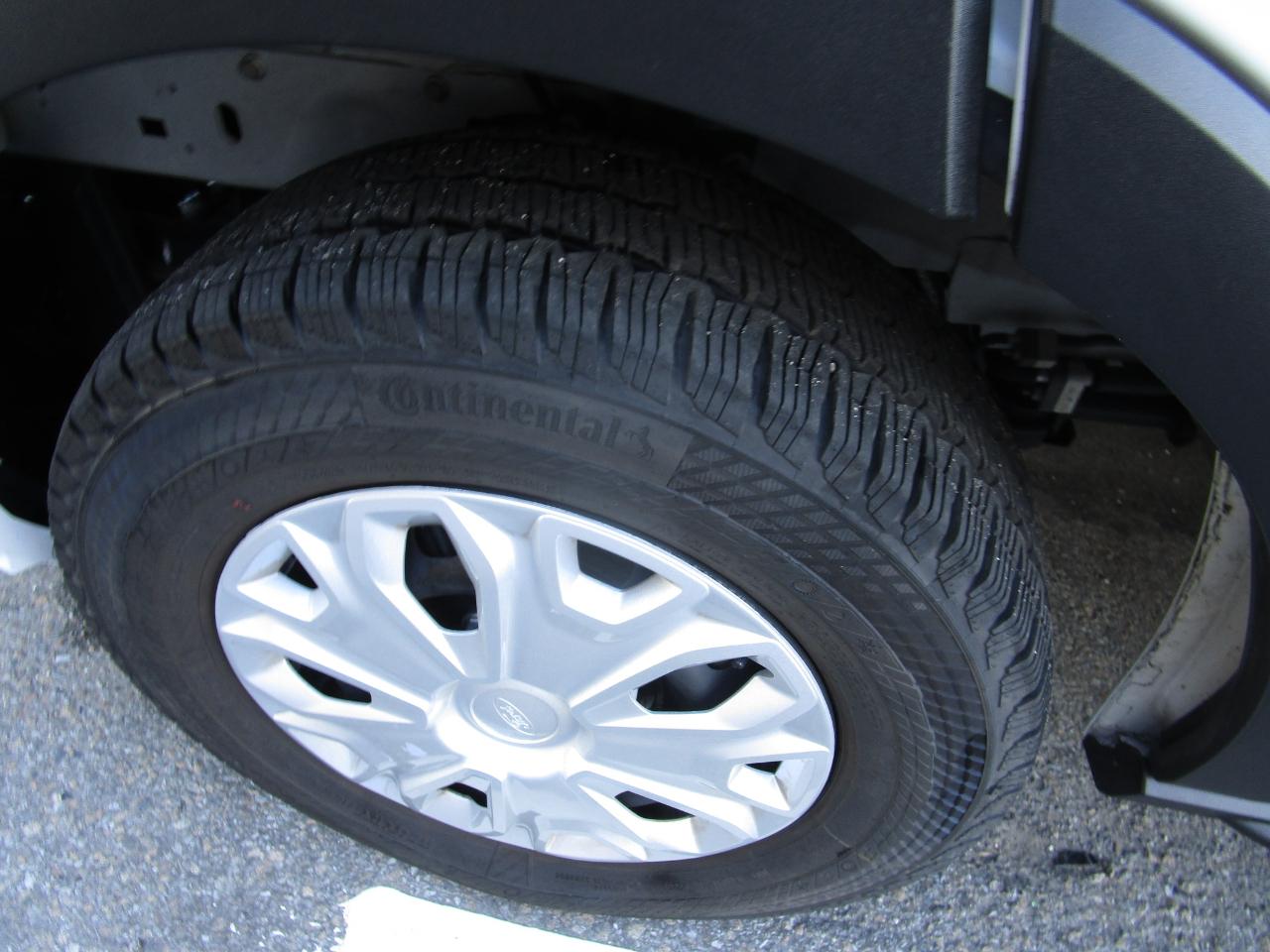 Ford Transit Passenger Wagon T-350 148" Low Roof XLT RWD 2026