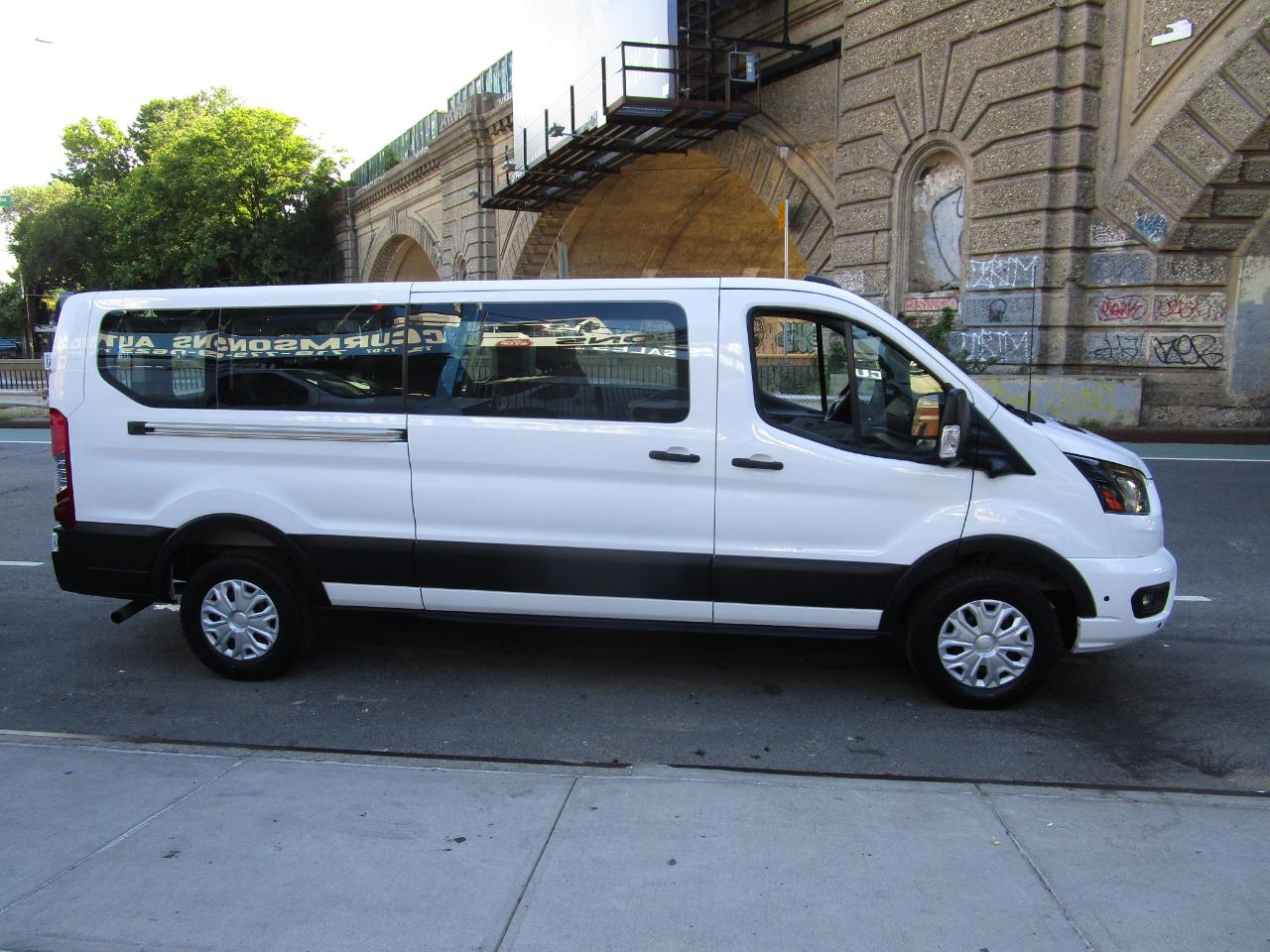 Ford Transit Passenger Wagon T-350 148" Low Roof XLT RWD 2026