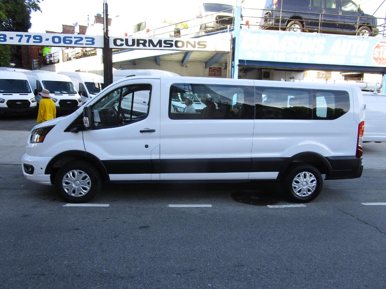Ford Transit Passenger Wagon T-350 148" Low Roof XLT RWD 2026