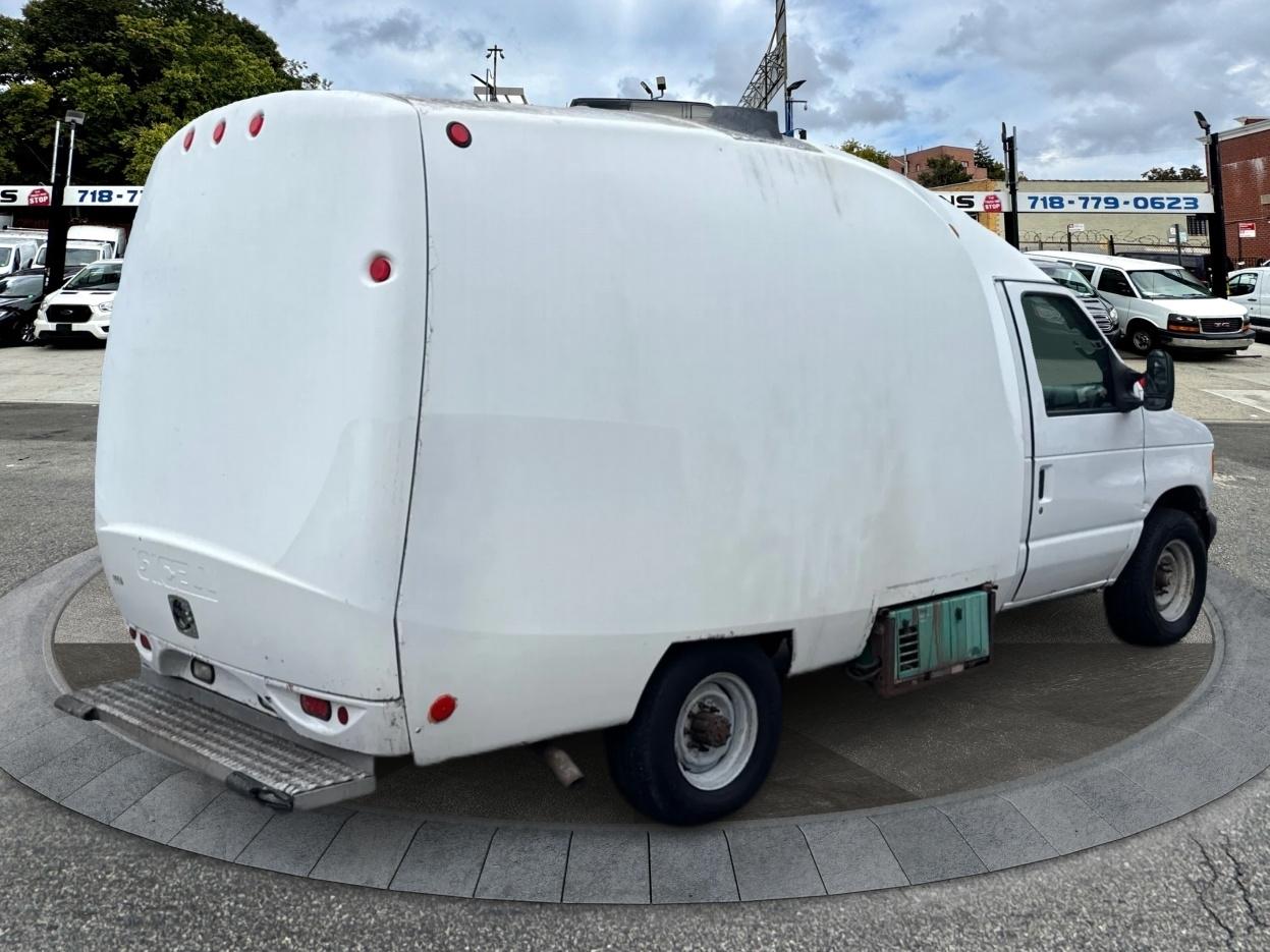Ford Econoline Commercial Cutaway E-350 Super Duty 138" WB SRW 2006