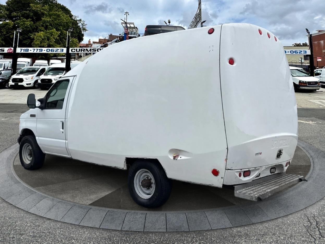 Ford Econoline Commercial Cutaway E-350 Super Duty 138" WB SRW 2006