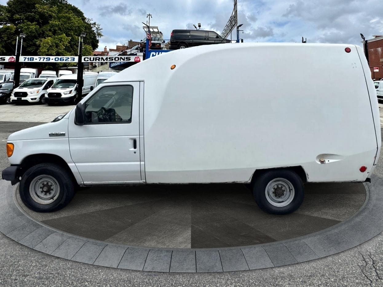 Ford Econoline Commercial Cutaway E-350 Super Duty 138" WB SRW 2006
