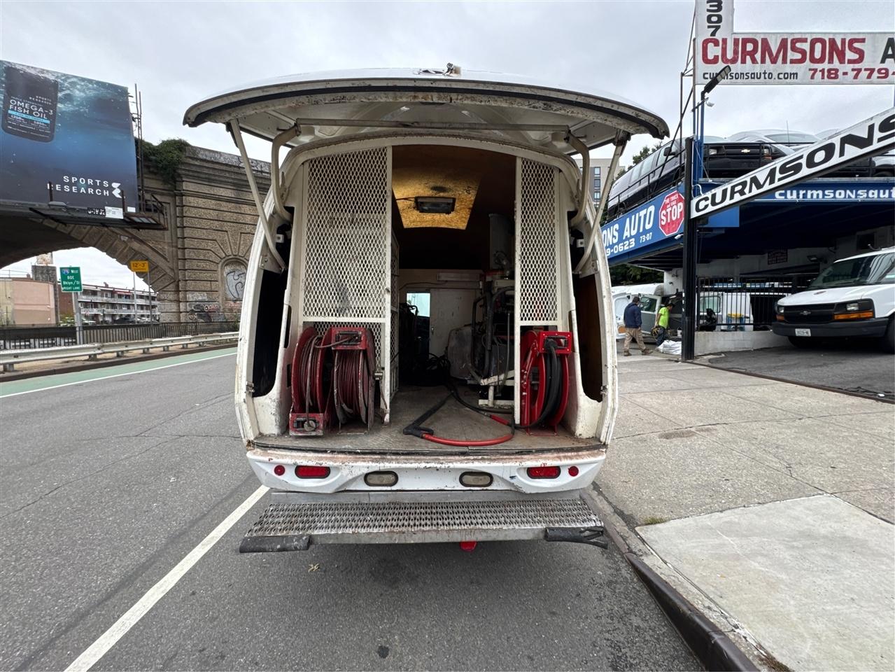 Ford Econoline Commercial Cutaway E-350 Super Duty 138" WB SRW 2006