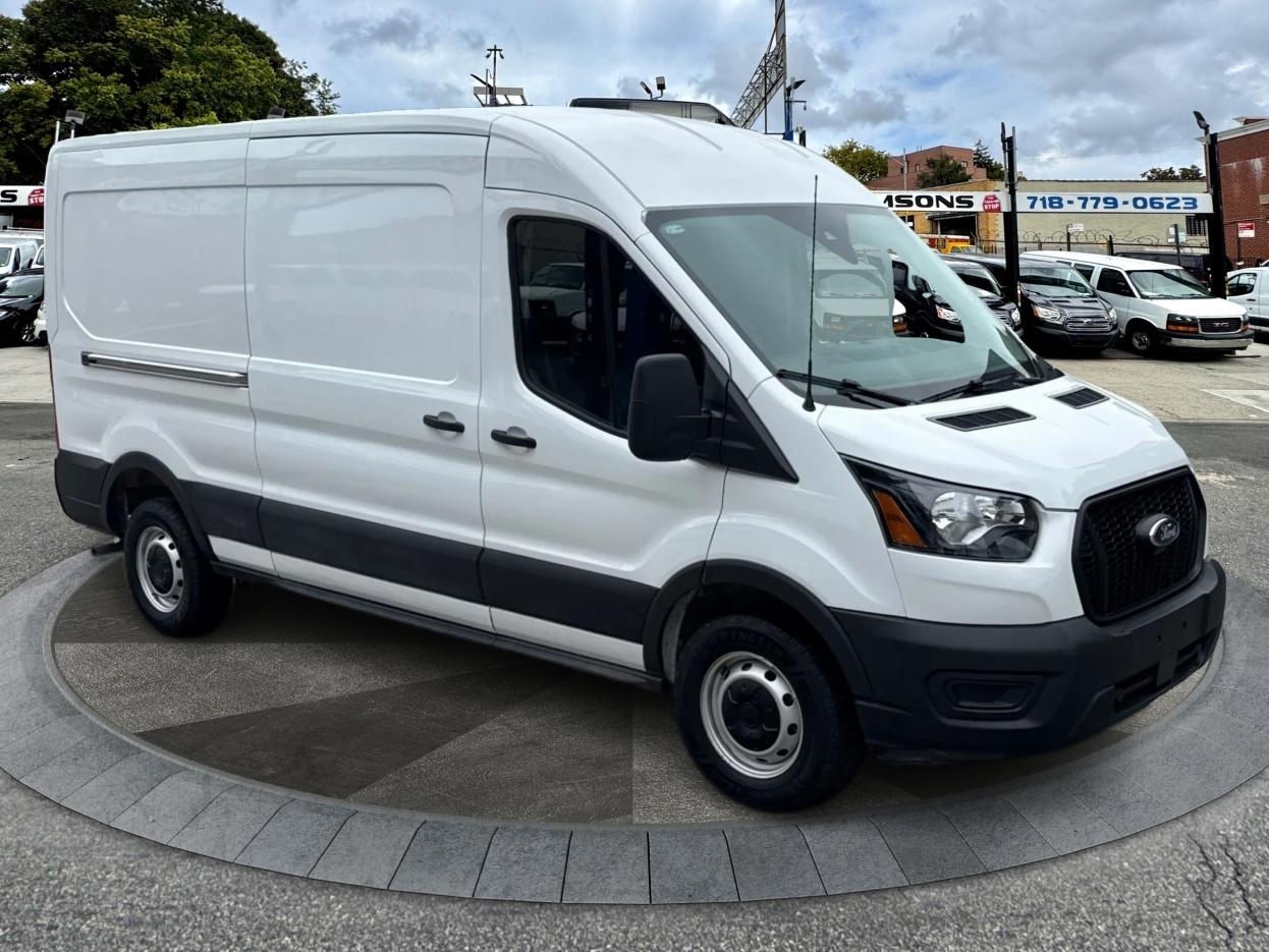 2025 Ford Transit Cargo Van T-250 148" Med Rf 9070 GVWR RWD