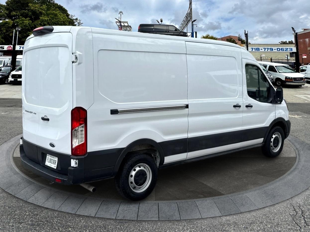 Ford Transit Cargo Van T-250 148" Med Rf 9070 GVWR RWD 2025