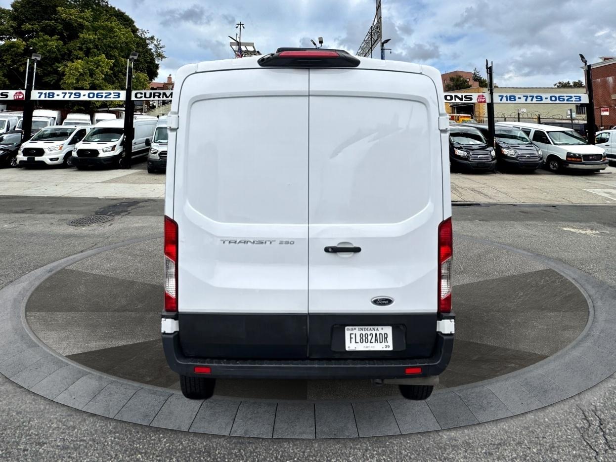 Ford Transit Cargo Van T-250 148" Med Rf 9070 GVWR RWD 2025