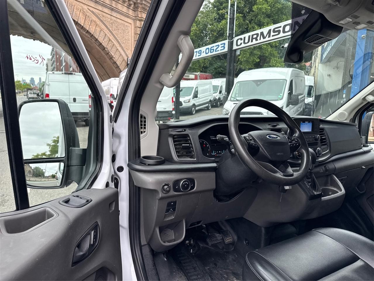 Ford Transit Cargo Van T-250 148" Med Rf 9070 GVWR RWD 2025