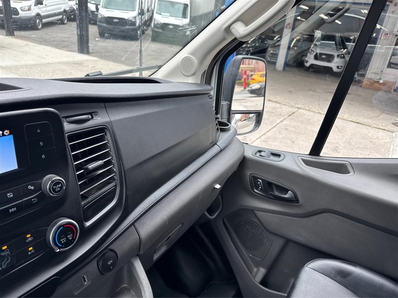Ford Transit Cargo Van T-250 148" Med Rf 9070 GVWR RWD 2025