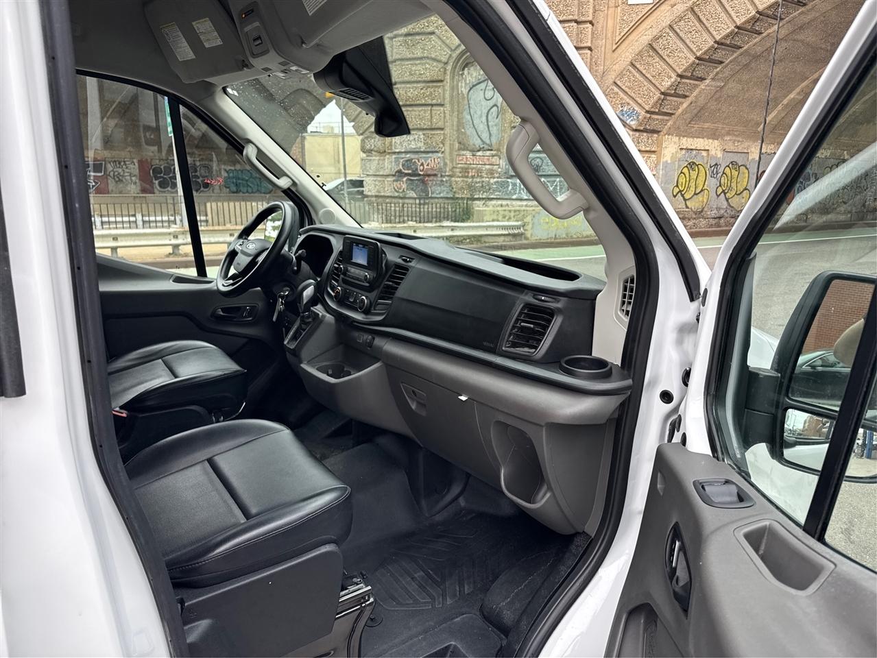 Ford Transit Cargo Van T-250 148" Med Rf 9070 GVWR RWD 2025