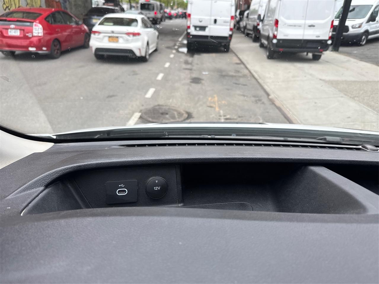 Ford Transit Cargo Van T-250 148" Med Rf 9070 GVWR RWD 2025
