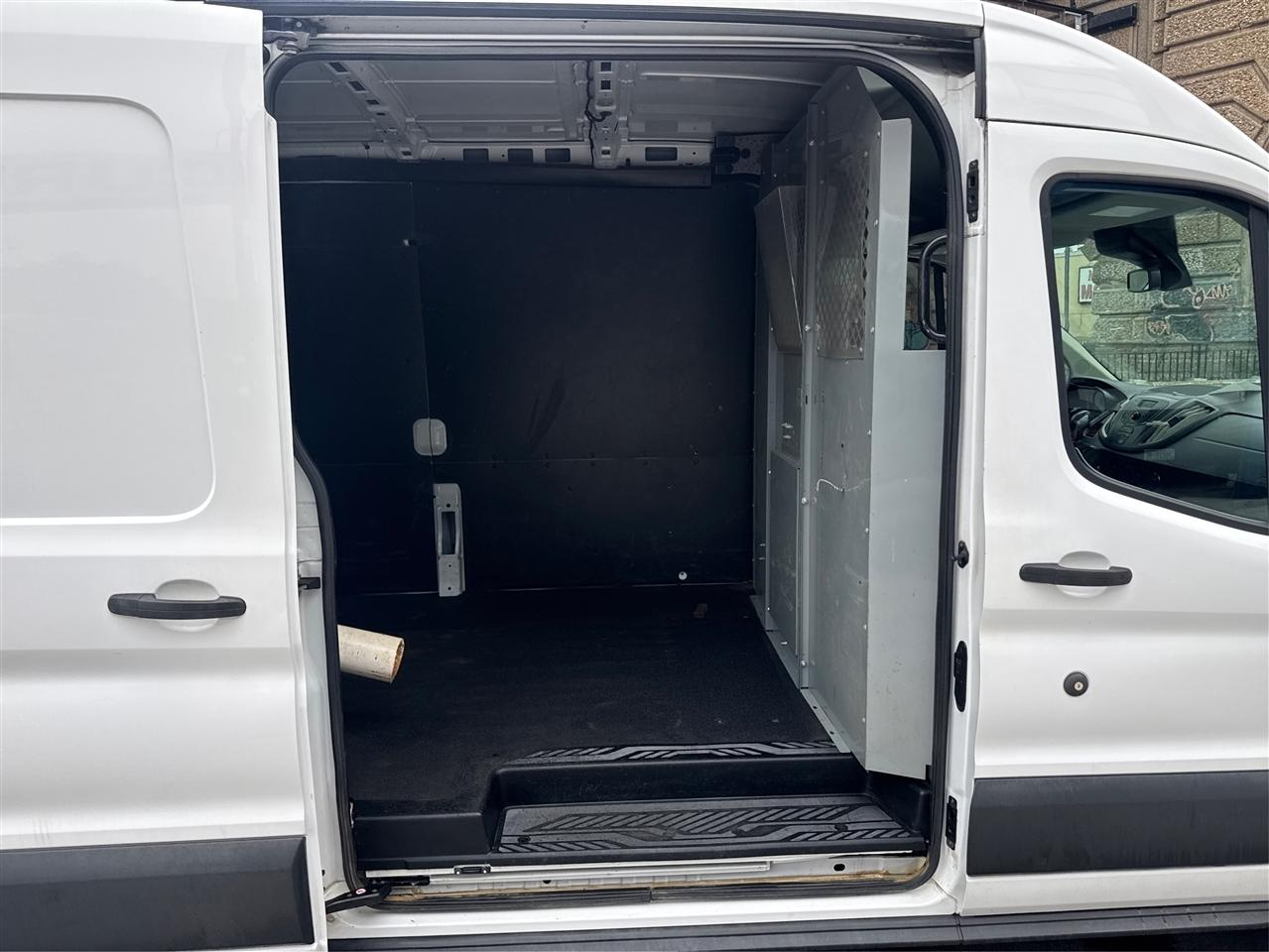 Ford Transit Van T-150 148" Med Rf 8600 GVWR Sliding RH Dr 2018