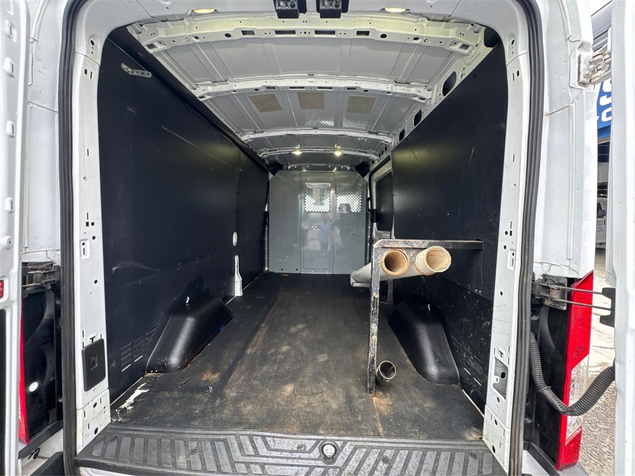 Ford Transit Van T-150 148" Med Rf 8600 GVWR Sliding RH Dr 2018