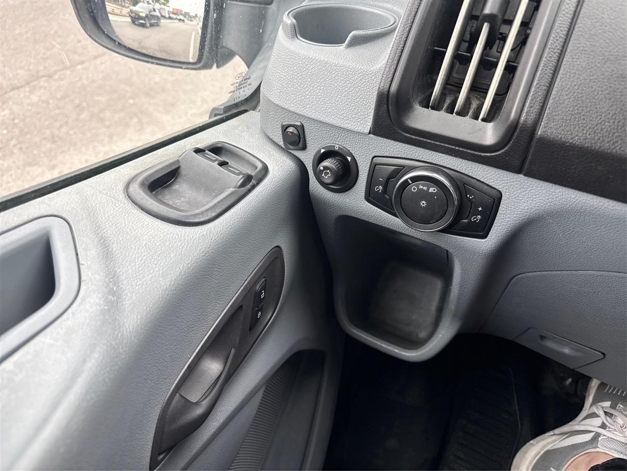 Ford Transit Van T-150 148" Med Rf 8600 GVWR Sliding RH Dr 2018