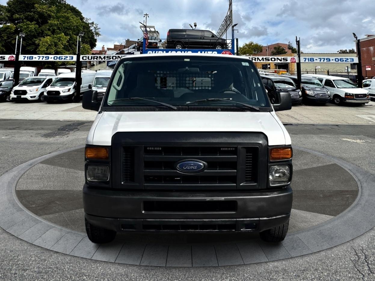 Ford Econoline Wagon E-350 Super Duty XL 2011