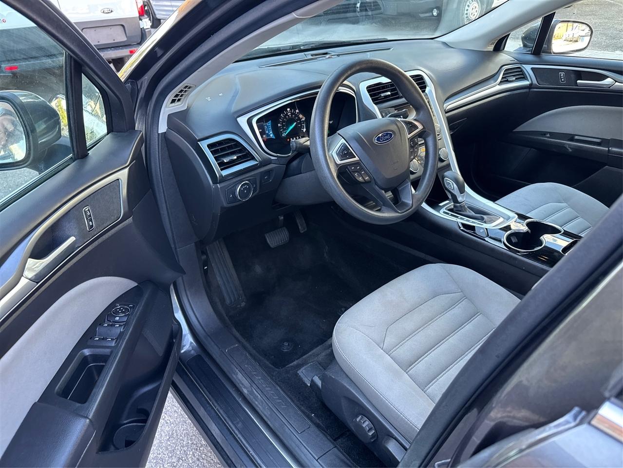 Ford Fusion 4dr Sdn S Hybrid FWD 2015
